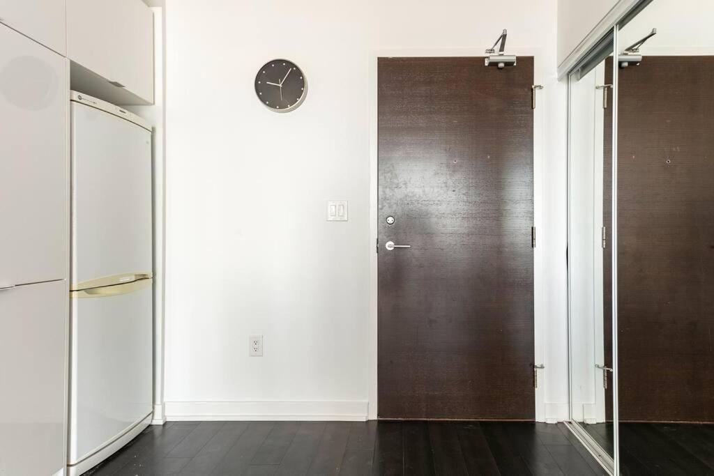 Luxury Downtown Lakeview & City View Condo Toronto Exterior foto