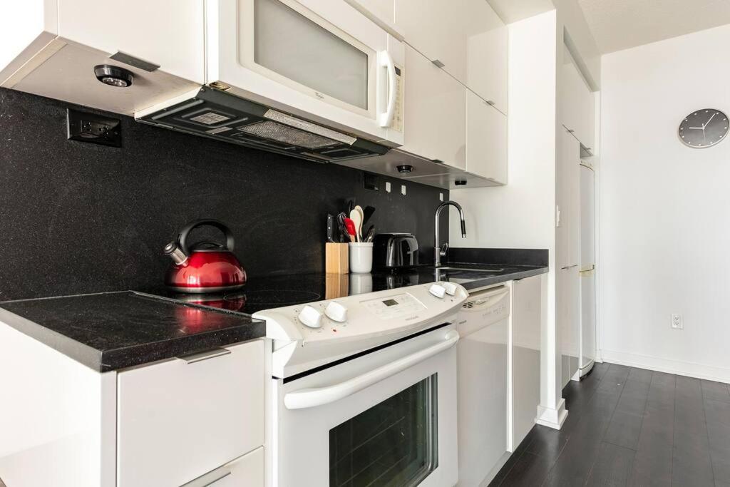 Luxury Downtown Lakeview & City View Condo Toronto Exterior foto