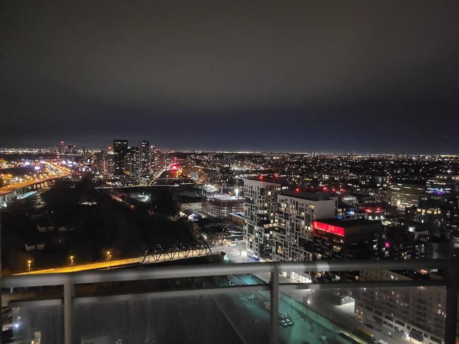 Luxury Downtown Lakeview & City View Condo Toronto Exterior foto